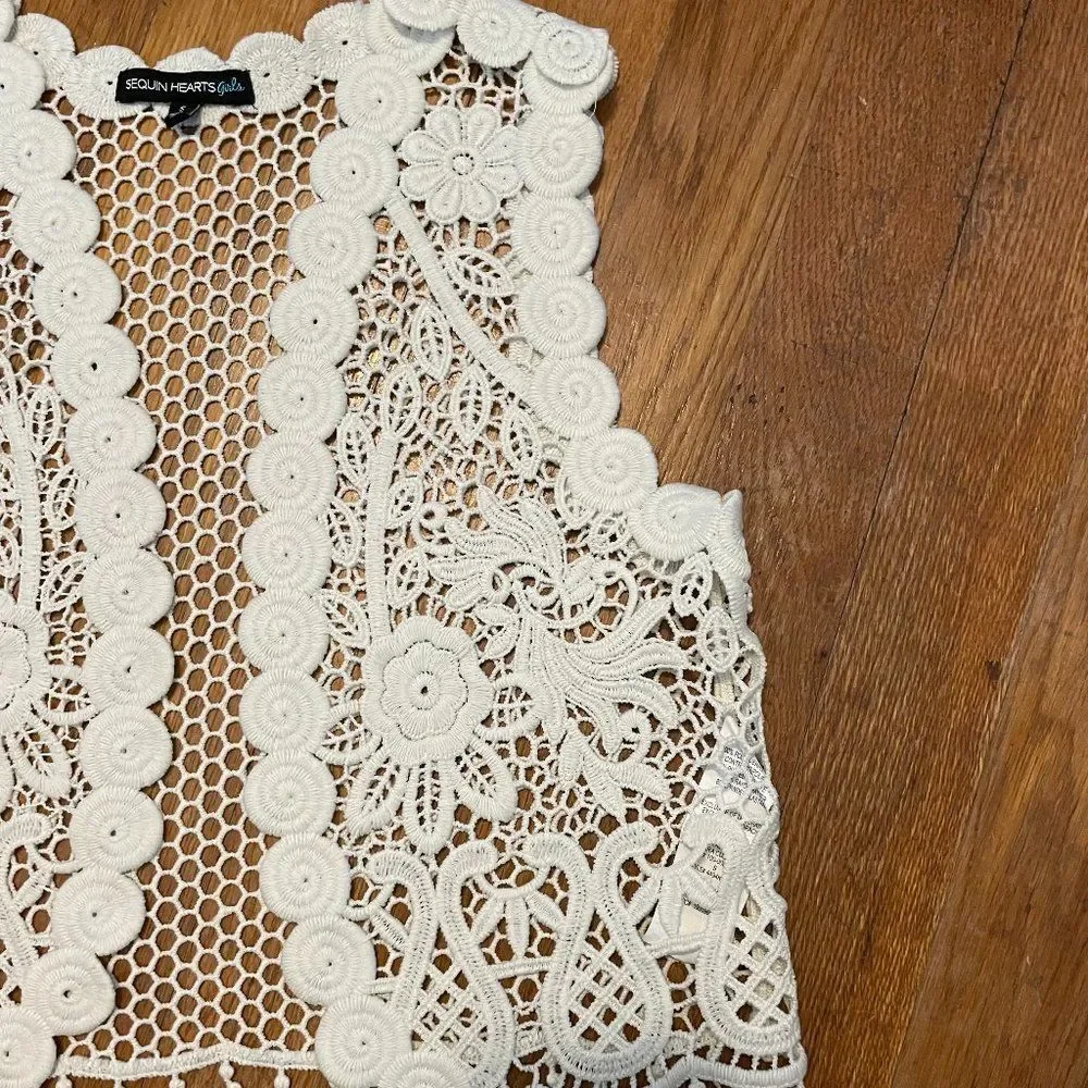 Sequin Hearts Boho Hippie Crochet Lace Girls Vest Size S (7)